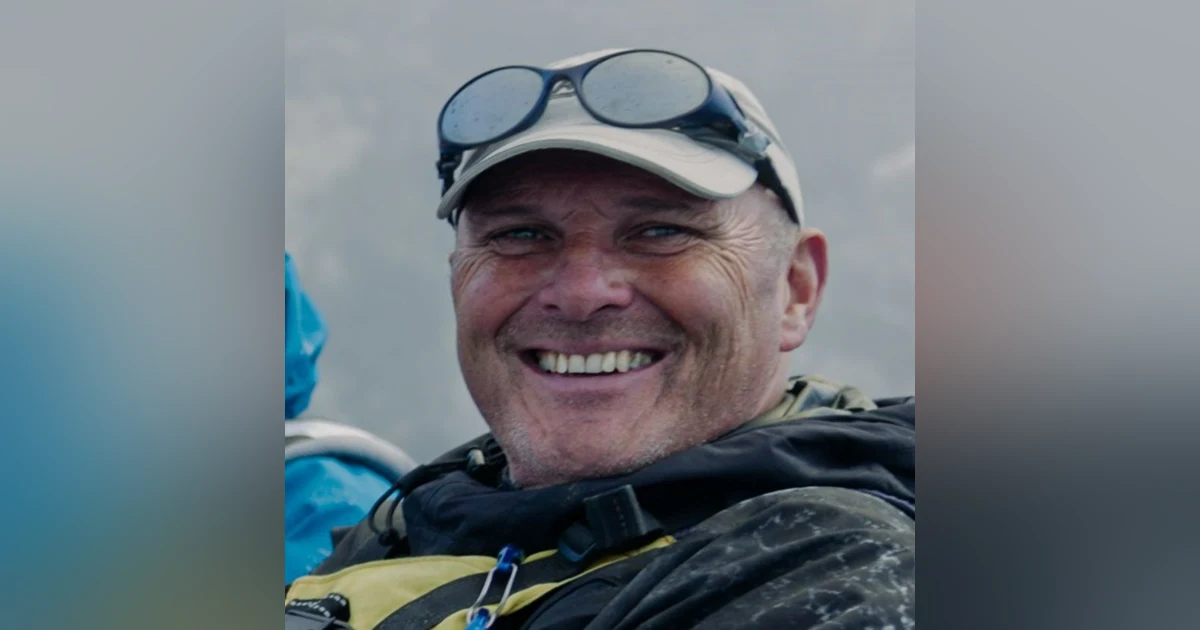 #124 - Martin Rickard - Greenland Calling: Respecting and Paddling Through History and Ice