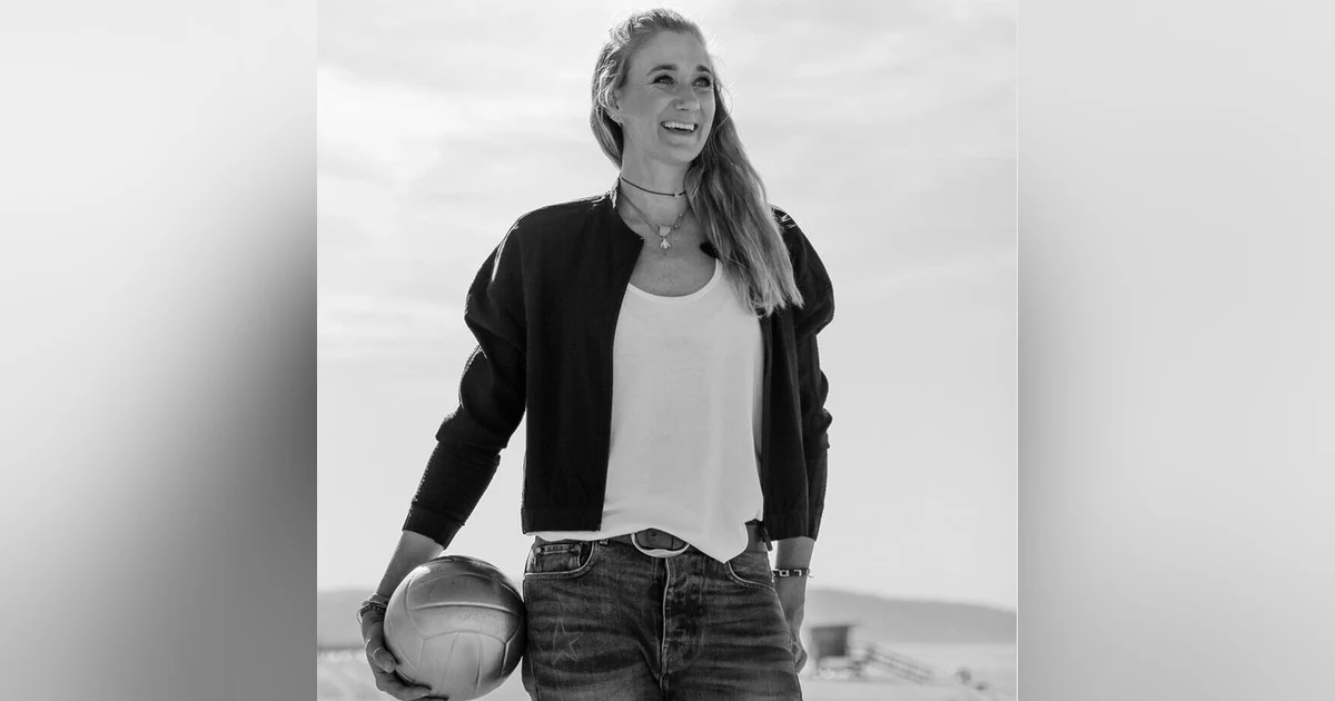 Kerri Walsh Jennings Gold Medal Olympian Beach Volleyball P1440 movement