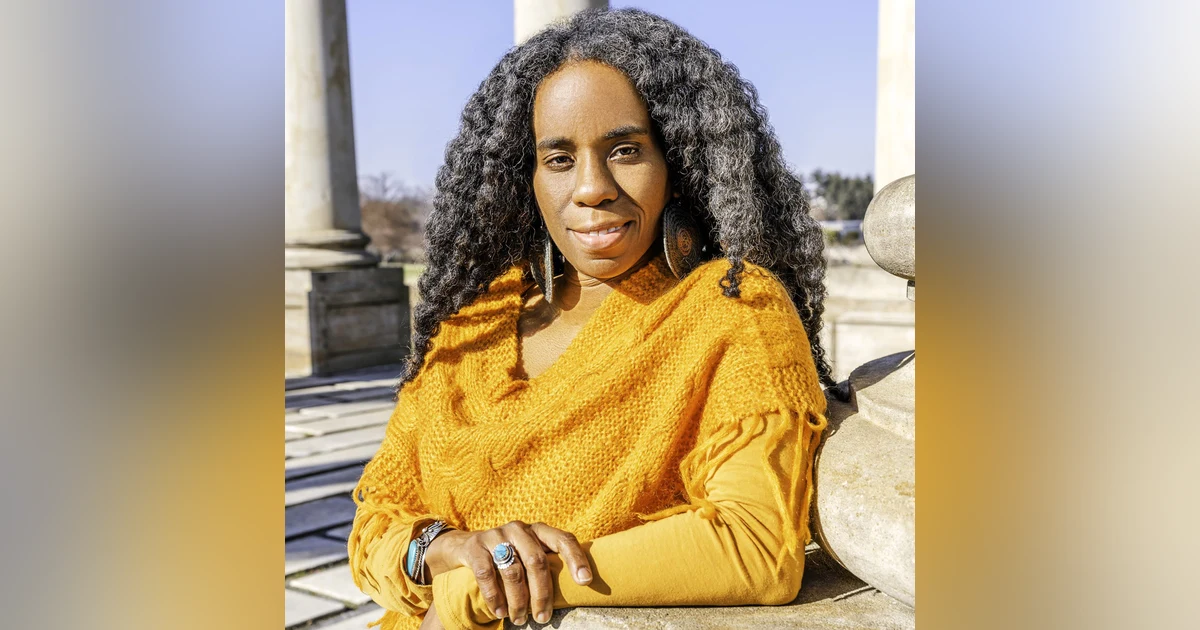 F**k Your Beauty Standards: The Raw Power of Unfiltered Art with Alyscia Cunningham