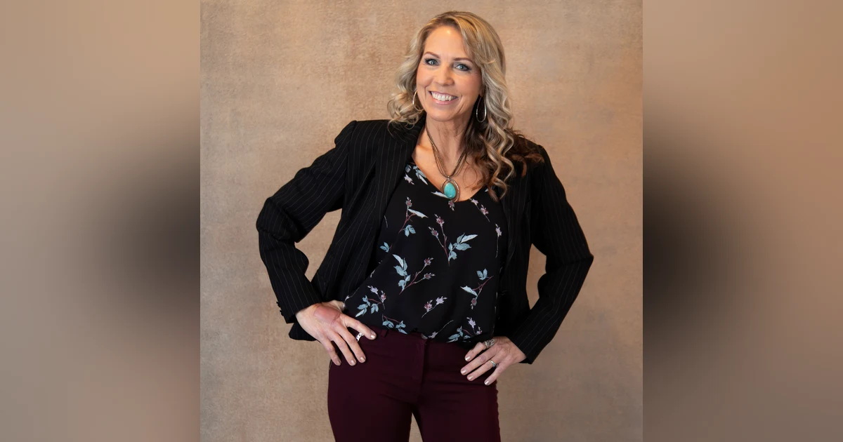 The Courage to Be Seen: Lessons from a Recovering Invisible Woman with Deena Kordt