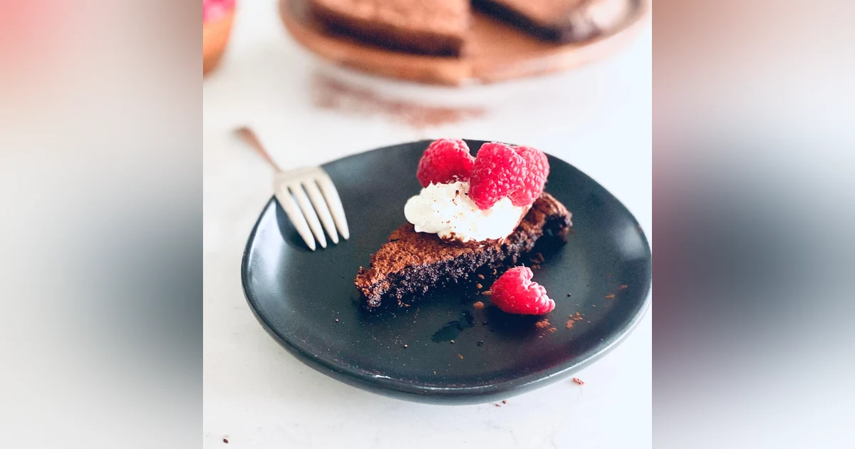 Naturally Gluten-Free Flourless Chocolate Cake