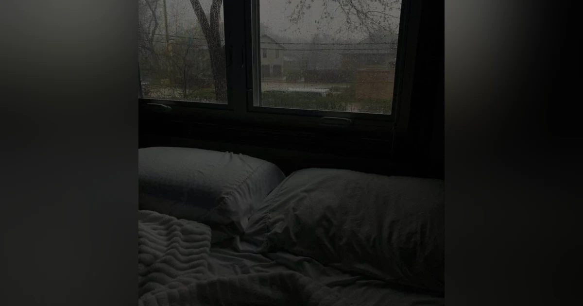 8 horas de sonido de lluvia relajante con truenos suaves para dormir