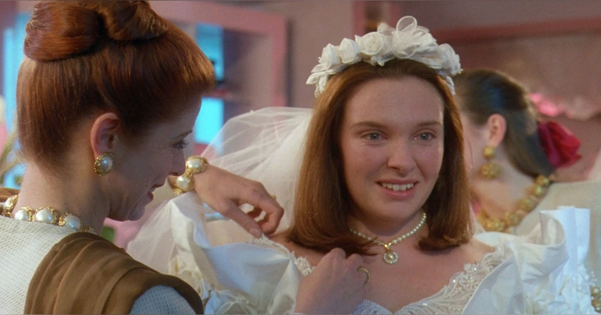 Midweek Mention... Muriel's Wedding