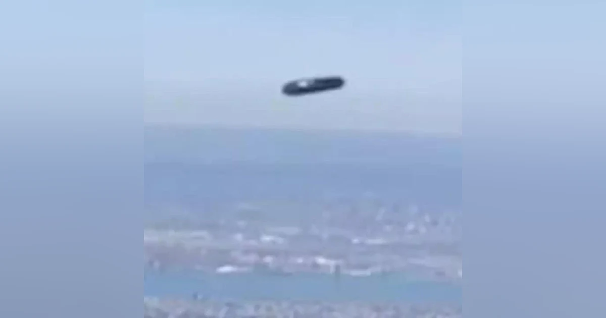 UFO News - Airline Passenger Captures Clear Photo of UFO During Flight Over New York City