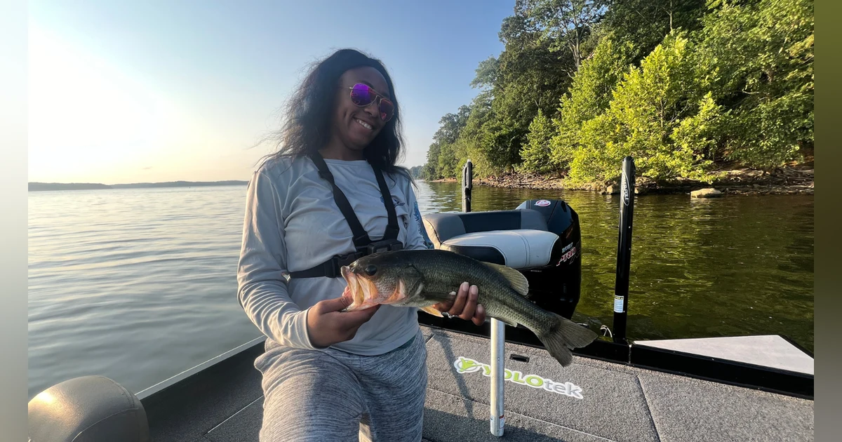 EP. 338 Insight into Tournament Fishing: Lorraine Parkinson's Debut in Competition