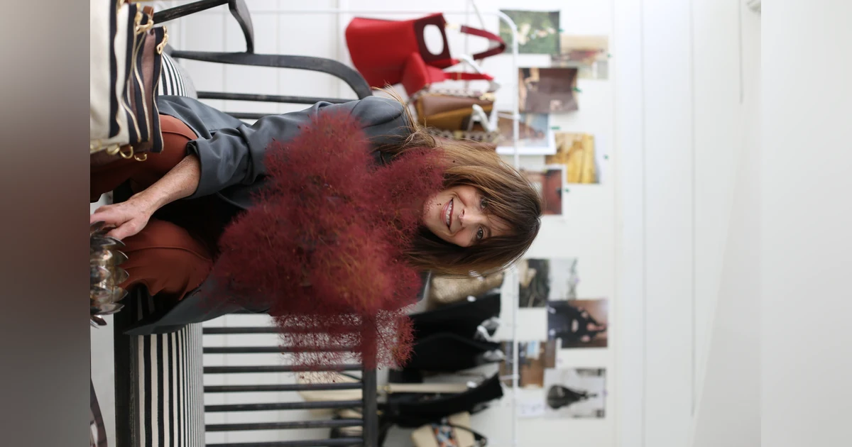 EP 207: THE ART OF CRAFTING CASS WITH DEBRA SZIDON