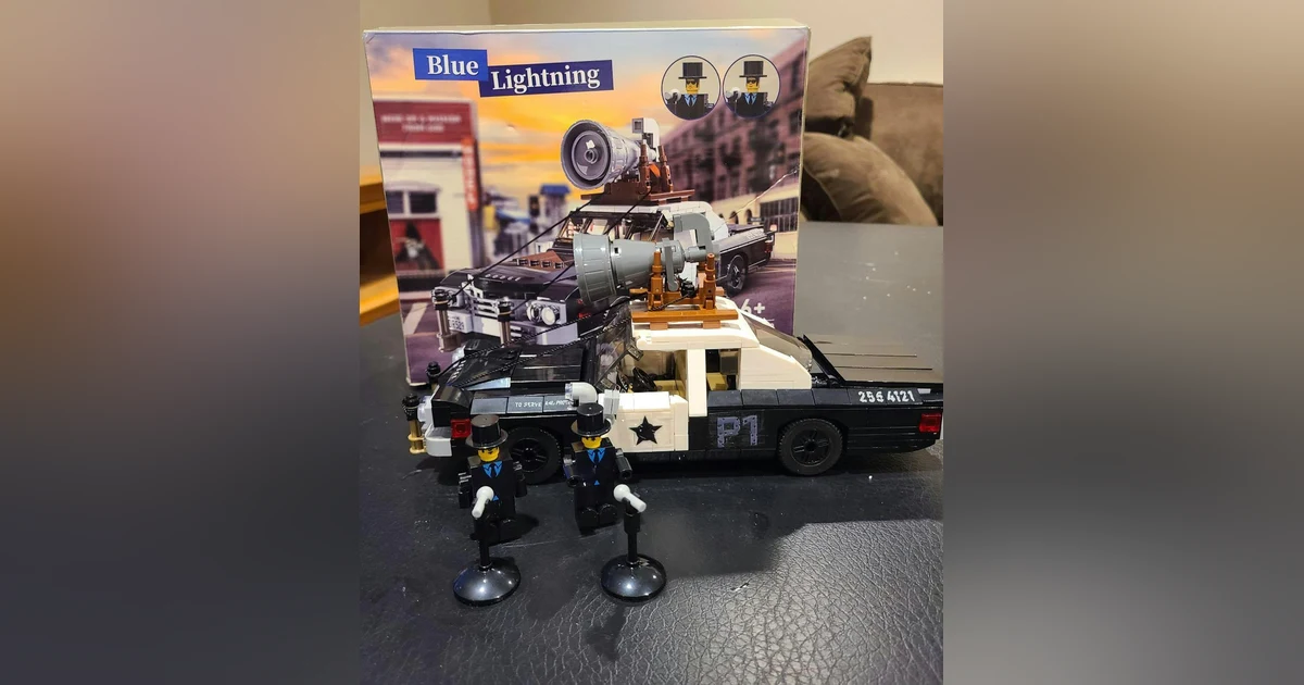 "LEGO" Blues Mobile