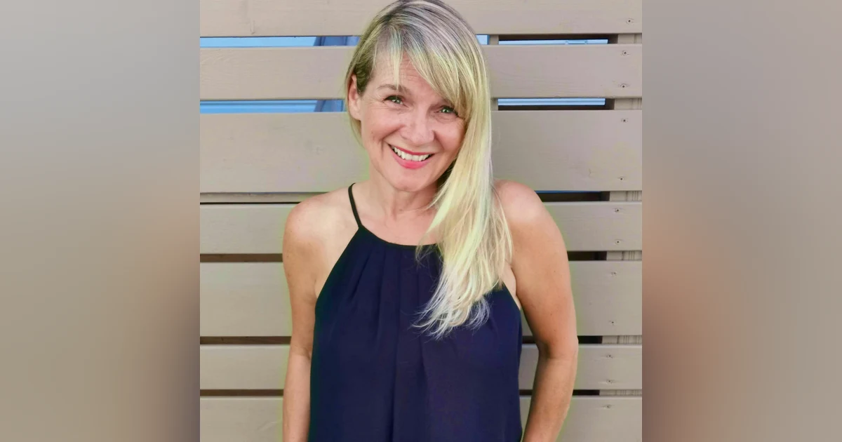 Cash in the Hands of The Homeless, Entrepreneur Inspiration, Cleaning Your Space and More