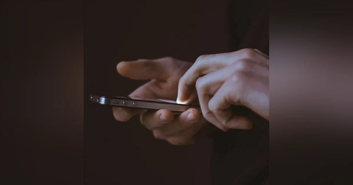 iSnatch: Unmasking iPhone Data Thieves
