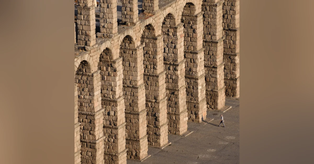 Las noticias de Herrero: El deterioro del Acueducto de Segovia empieza a hacerse visible