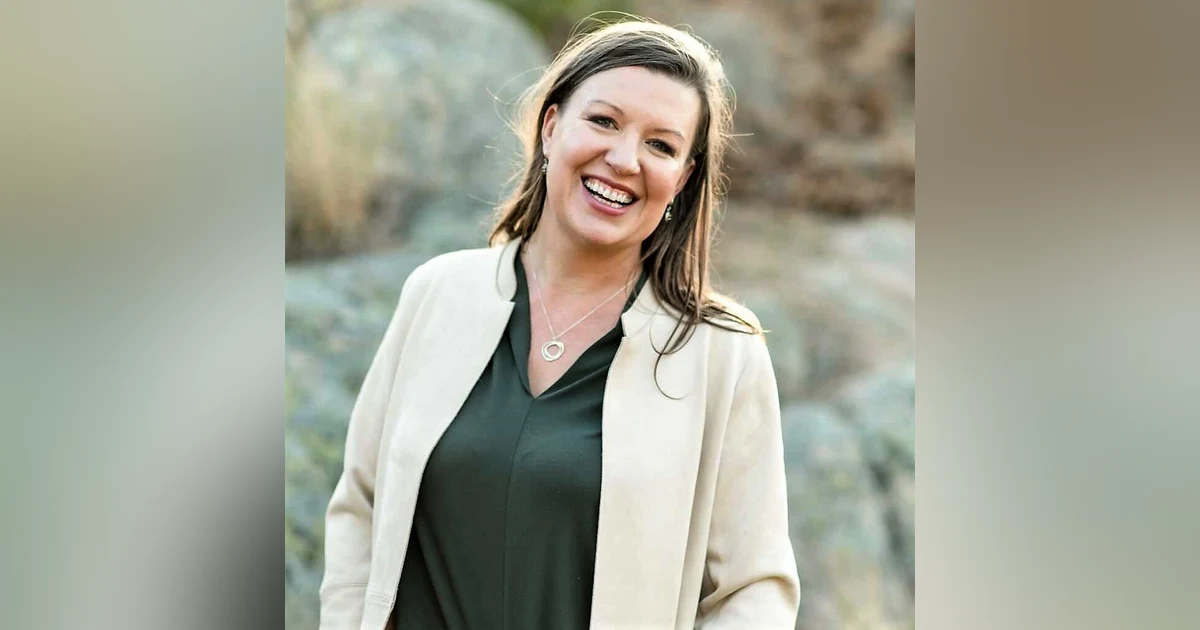 Rewriting the Narrative: Annie Grace's Revolution in the Battle against Alcohol Addiction