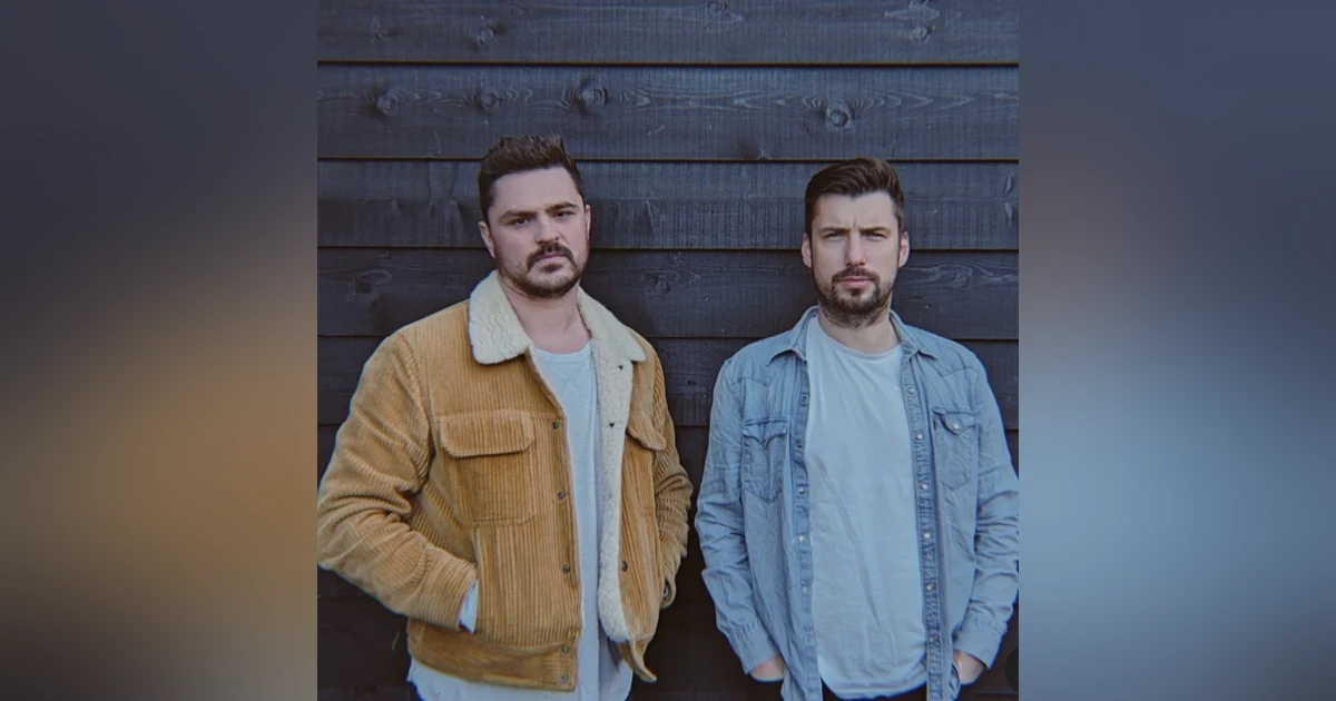 Cash & Carter live from the digital Bird's Nest