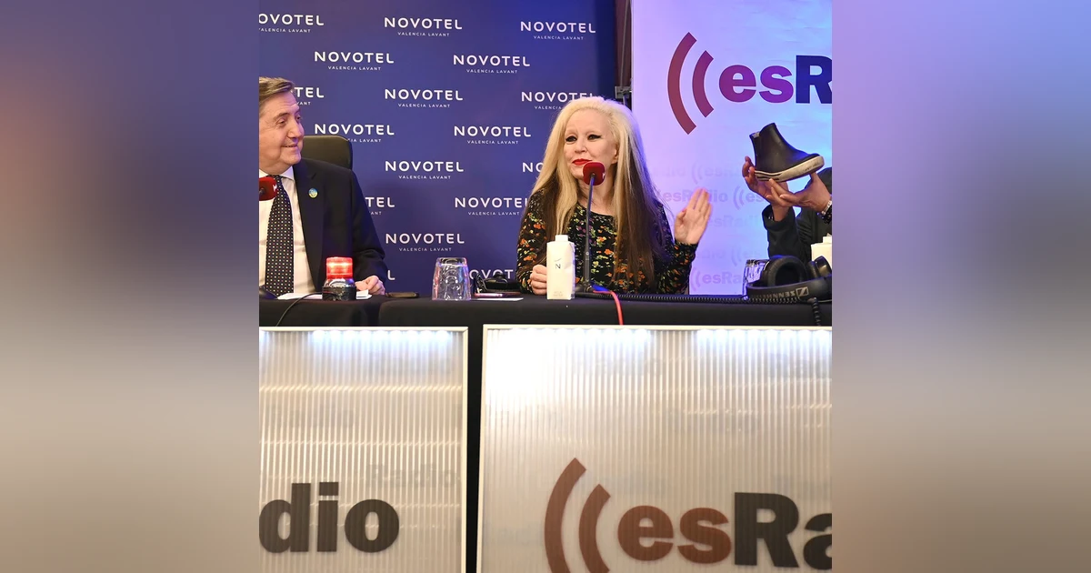Hablemos con...:  Jesús Arrué: "Pintaré a la reina Letizia rockera, con chupa de cuero y camiseta de Los Ramones"