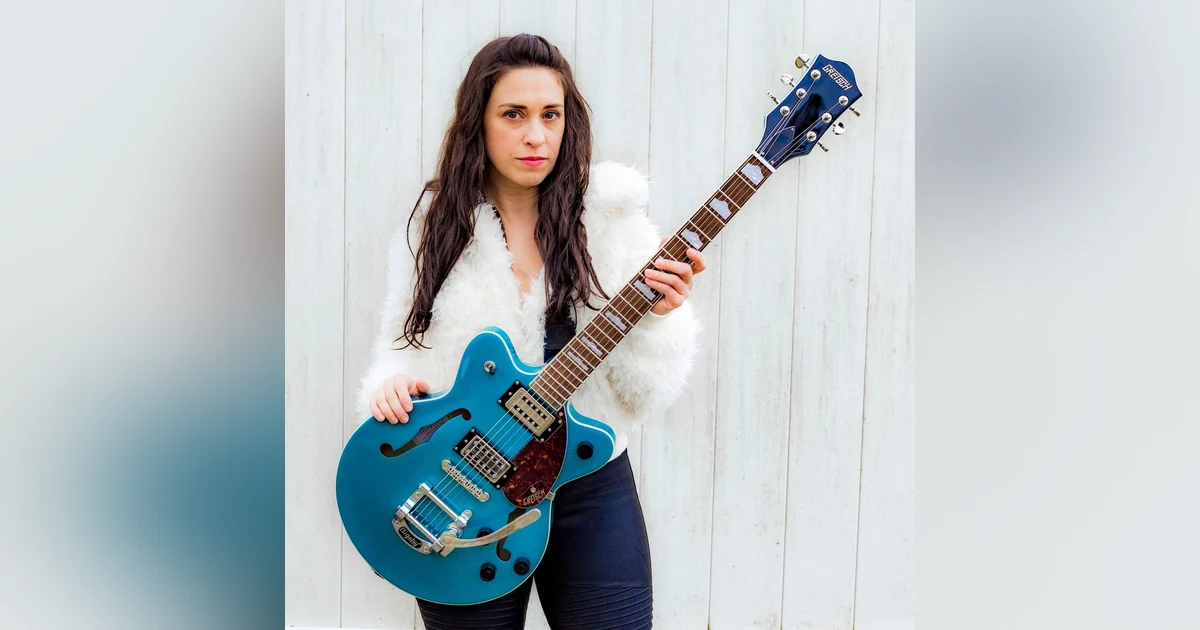 Connecticut-based Singer-Songwriter Elle Sera