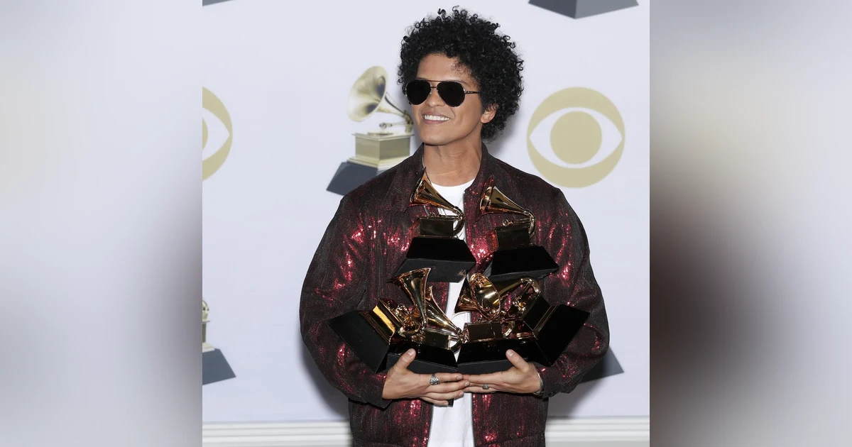 Música: "The Romantic" de Bruno Mars debuta en el No. 1 del Billboard 200