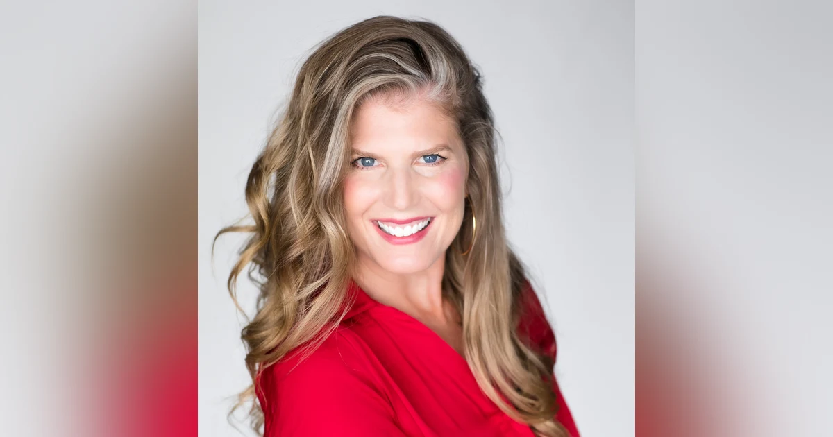 The Red Dress Moment: Kimmy Seltzer's Guide to Confidence and Embracing Your Inner and Outer Beauty