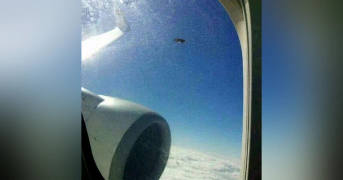 A Pilot UFO Sighting Caught From an ATC Feed