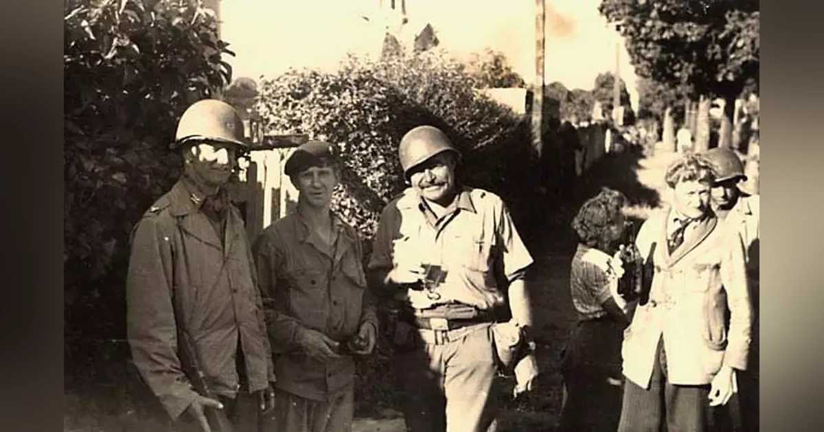 WHEN HEMINGWAY LIBERATED THE PARIS RITZ