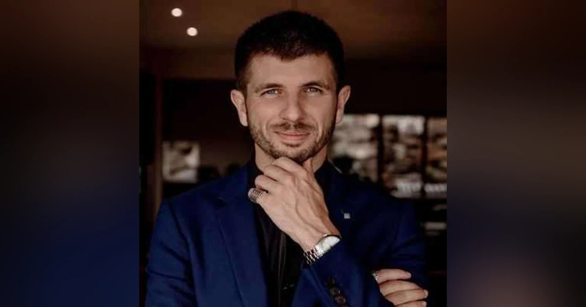 From Shy to Stage Miroslav's Journey to Authentic Speaking