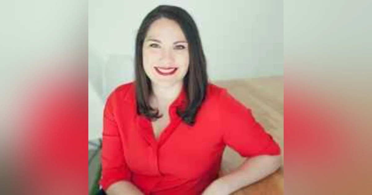Season 4 - Episode 9 - Amanda Cupido