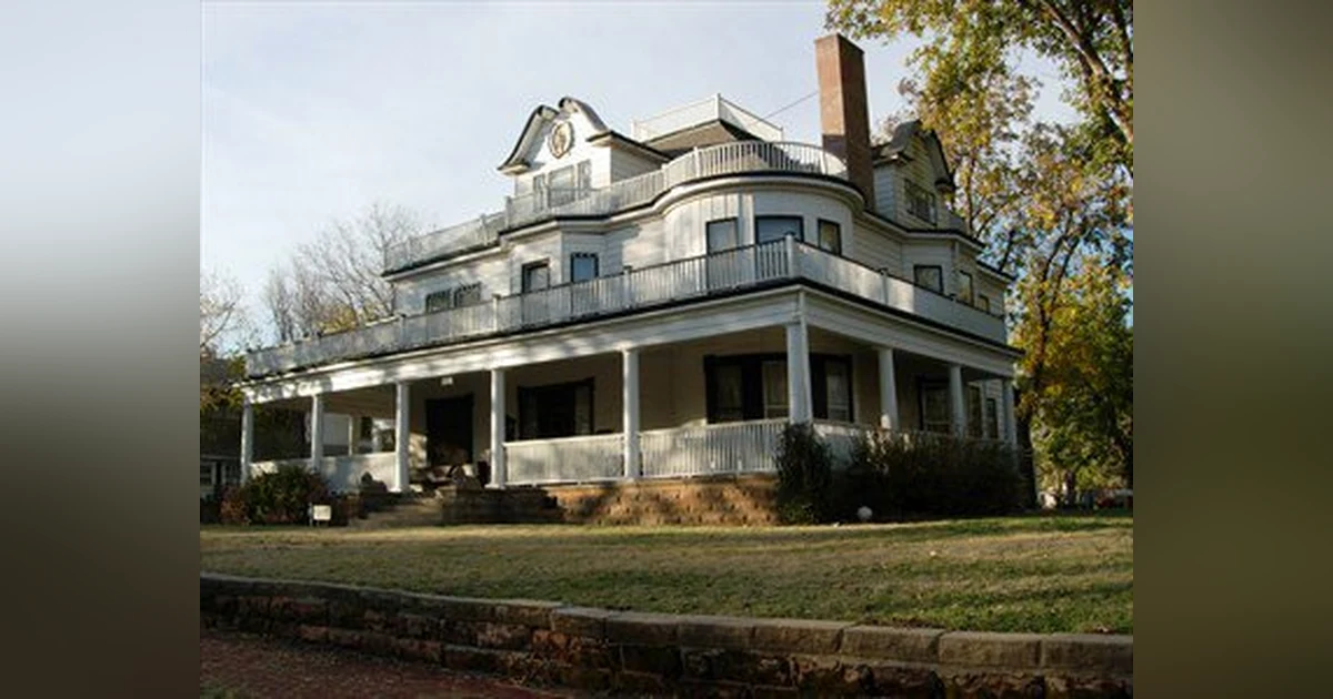 OklaTober - Stone Lion Inn - Guthrie, Oklahoma - 2019
