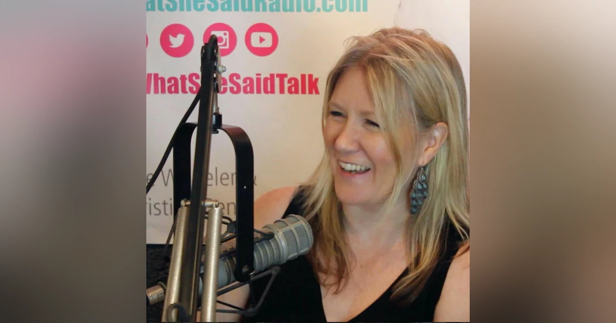 Tara Shannon Performs 'Love Me Loud' LIVE