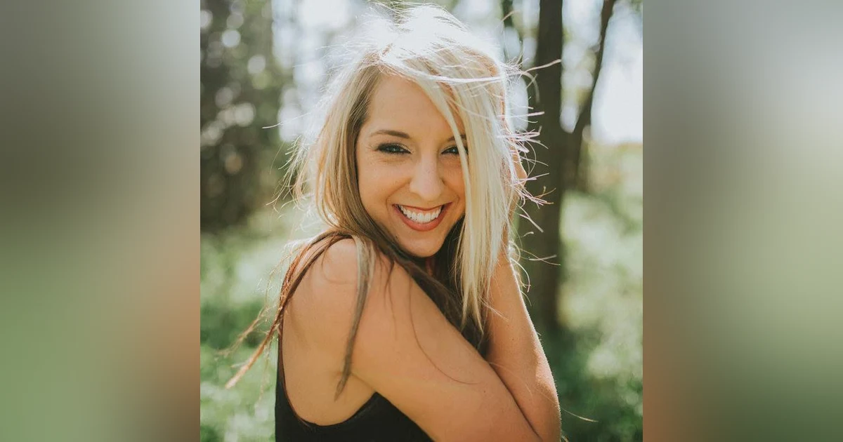 The Instagram Paradigm - Growing Your Fans With Cali Hlavac From Sassy Tangerine Creative - Episode #25