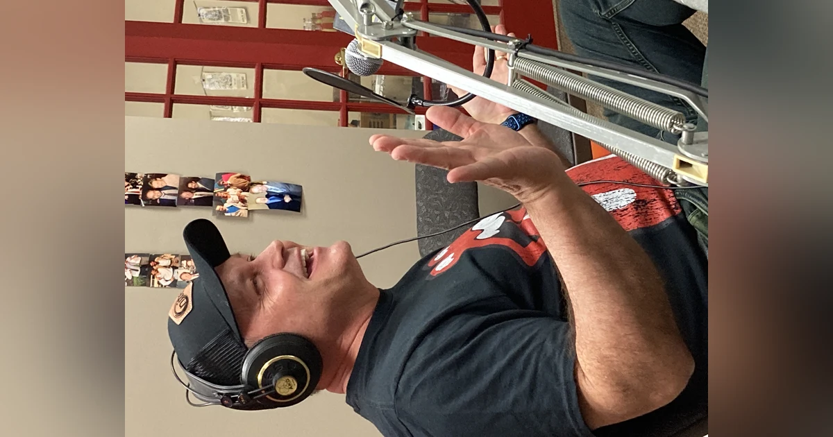 S1 E12  Don K. (Kronberg) - Former WZOK radio announcer.