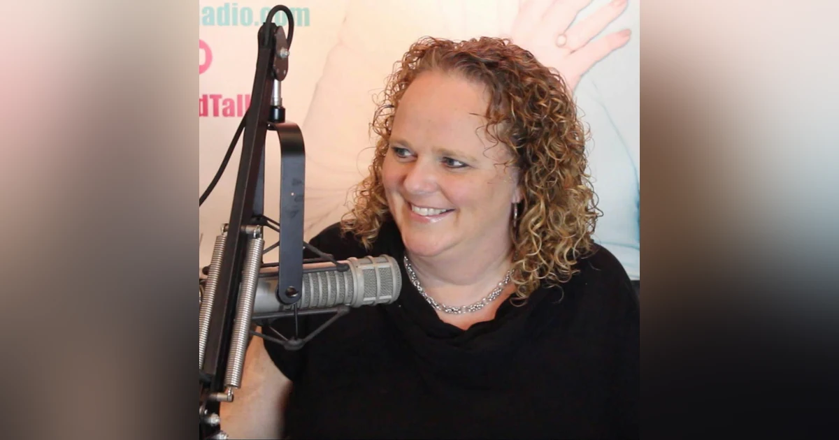 Heather Bambrick performs 'I Only Have Eyes For You'