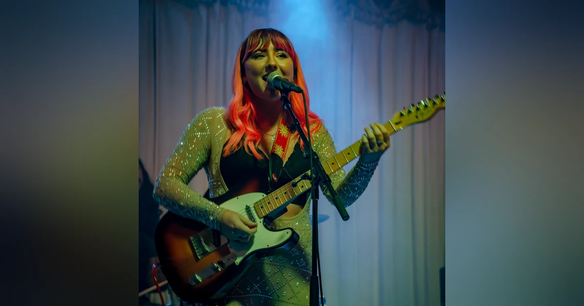 Virginia Louise Live from the Digital Bird's Nest