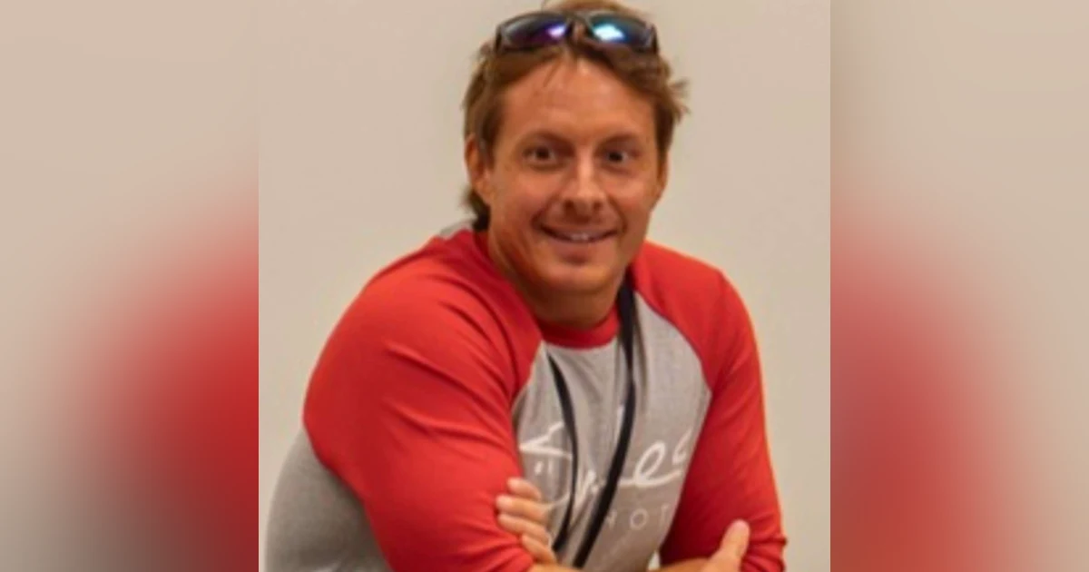 Click Capture Connect: Turning Digital Attention Into Real World Sales Ft. Derek Michaloski - Episode #197