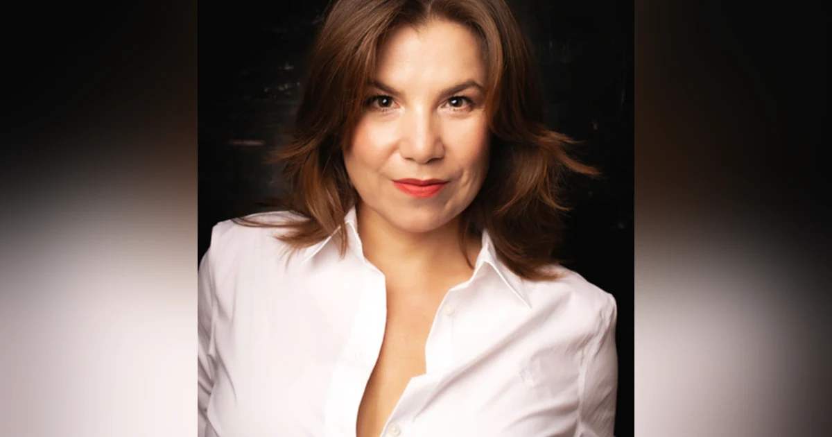 Linda Coussement - Author of CONTRAST