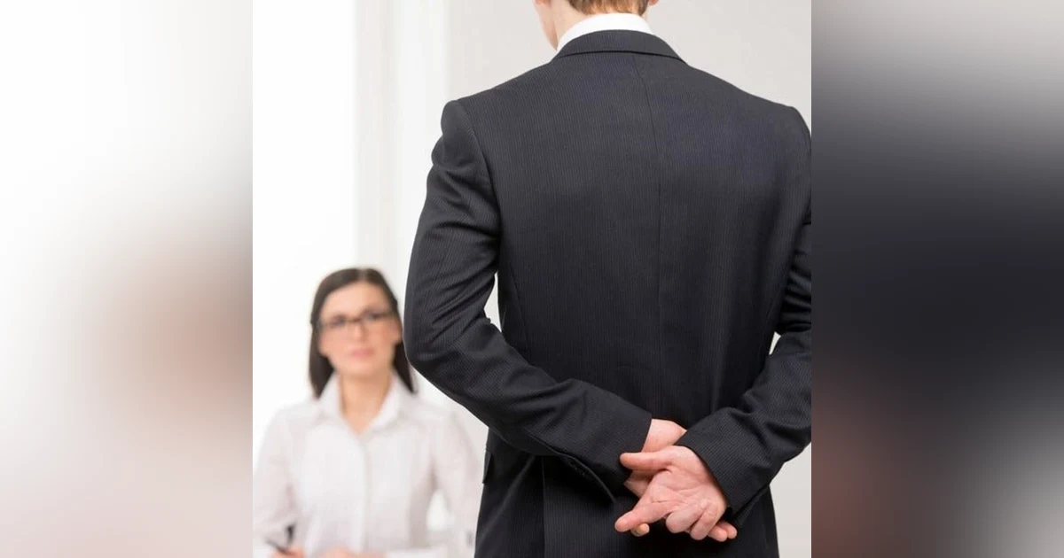 The INAUTHENTIC Salesperson