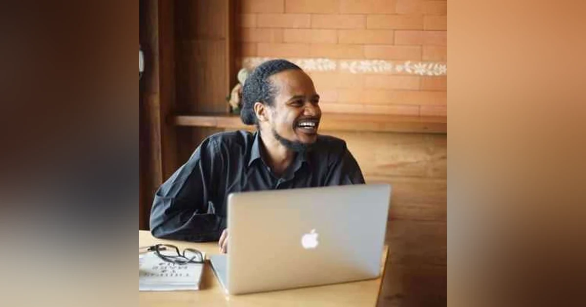 Navigating the Preteen Years: Insights from Marcus Higgs on the Living the Dream Podcast