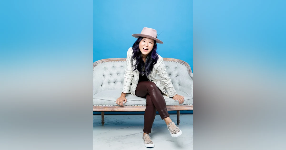 EP 198: PR FOR A NEW AGE WITH GLORIA CHOU