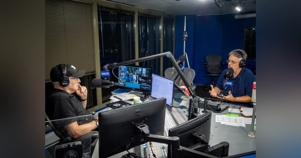 S4 E6  WGN RADIO's JOHN LANDECKER PLAYS 3x5s with TIM LARSON
