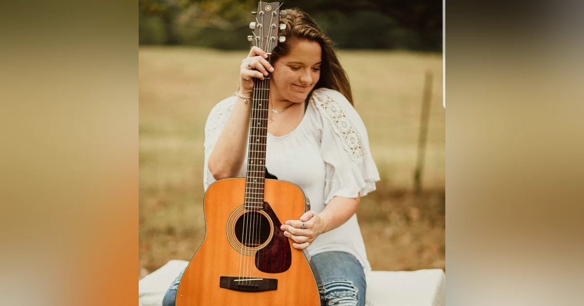 Lydia Watson live from "The Bird's Nest"