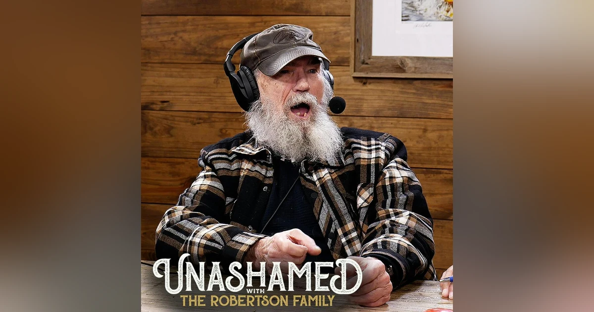 Ep 1021 | Uncle Si & Jase Compete to See Who Can Throw the Other Further Under the Bus