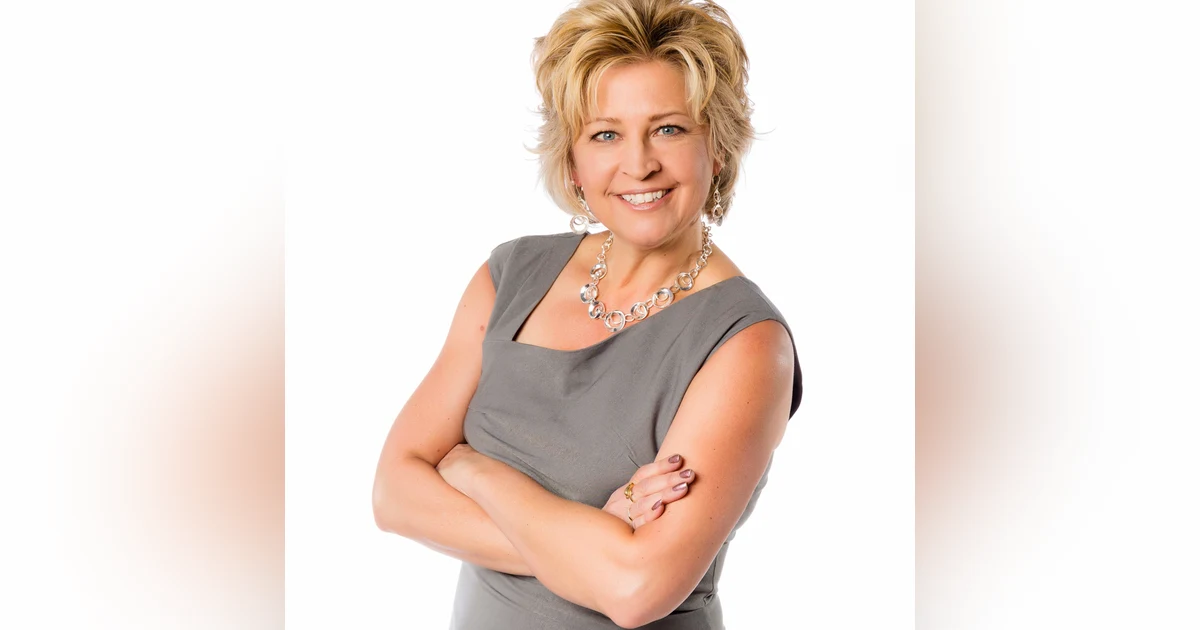 #132 Your Audience must be the Star when You are on Stage - Suzanne Tulien