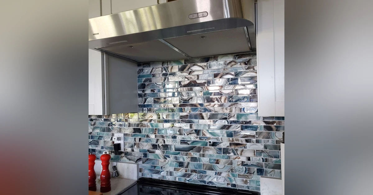 BELK Tile Episode 10 - Why Interior Designers love Backsplash Glass Tiles
