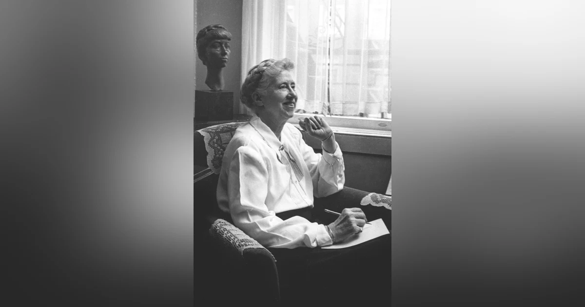 683 Marianne Moore (with Cristanne Miller)