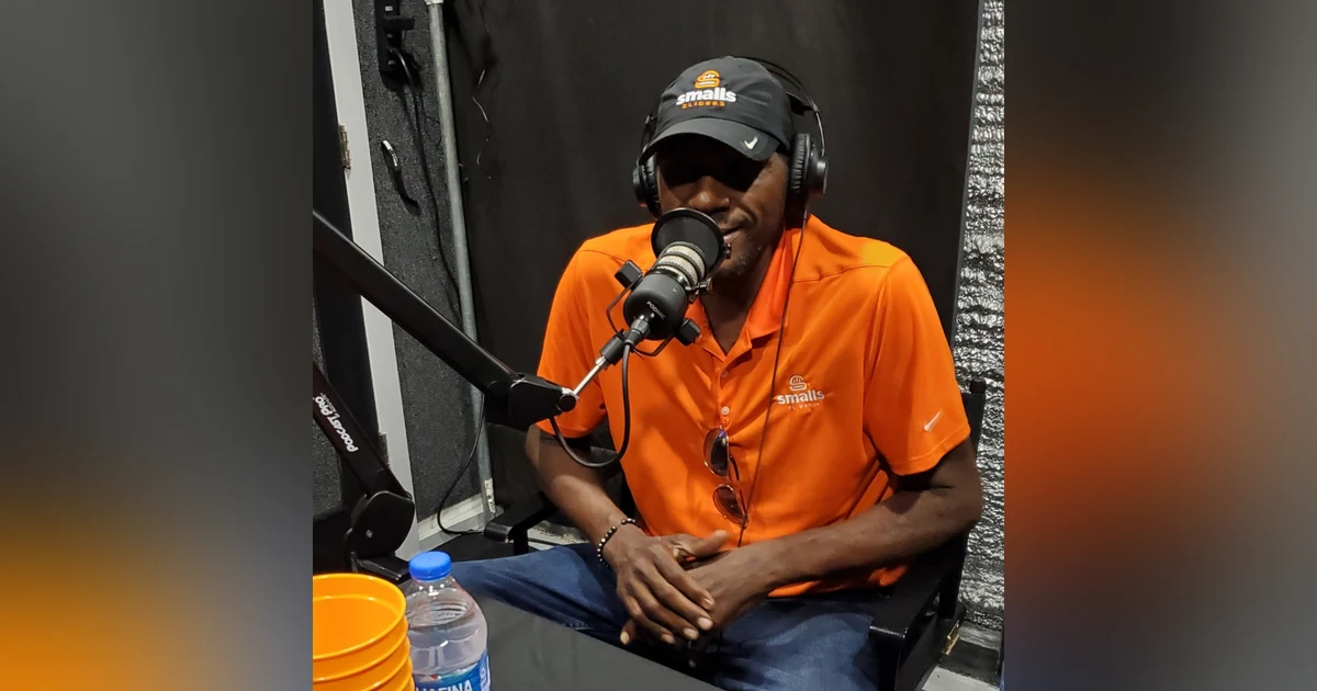 Big Baller & Small Sliders! NFL NOLA Saints Fred Barnett Sr. talking Football & dropping a Can of SMALLS Sliders