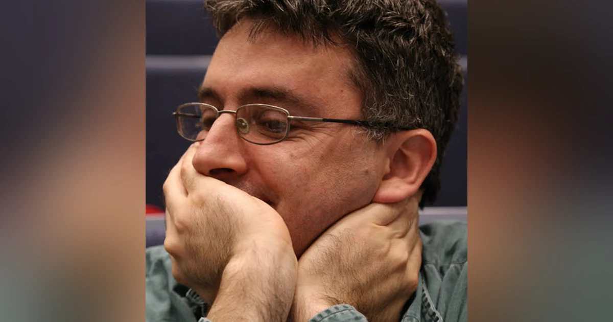 Daniel Hahn in Harshaneeyam (Portugese)