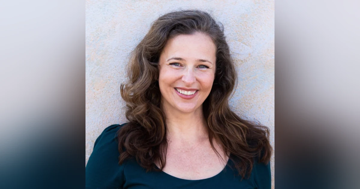92 - The Story of a Dolphin Trainer, Filmmaker, and Cancer Survivor featuring Joy Clausen Soto