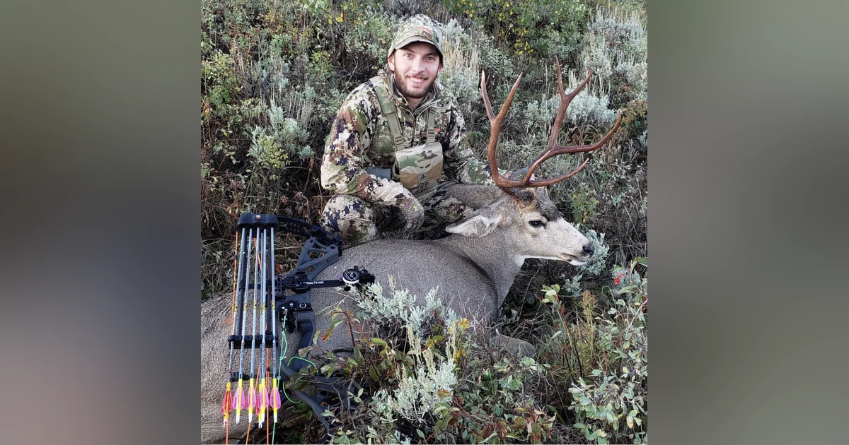 159. Honing the Art of Bowhunting with Justin Huntsman