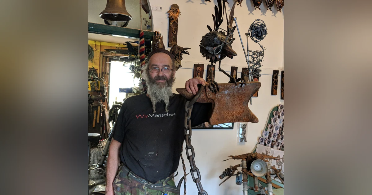 #010 Graculus Sculptures with Michael Kusz (and Joe the Crow)