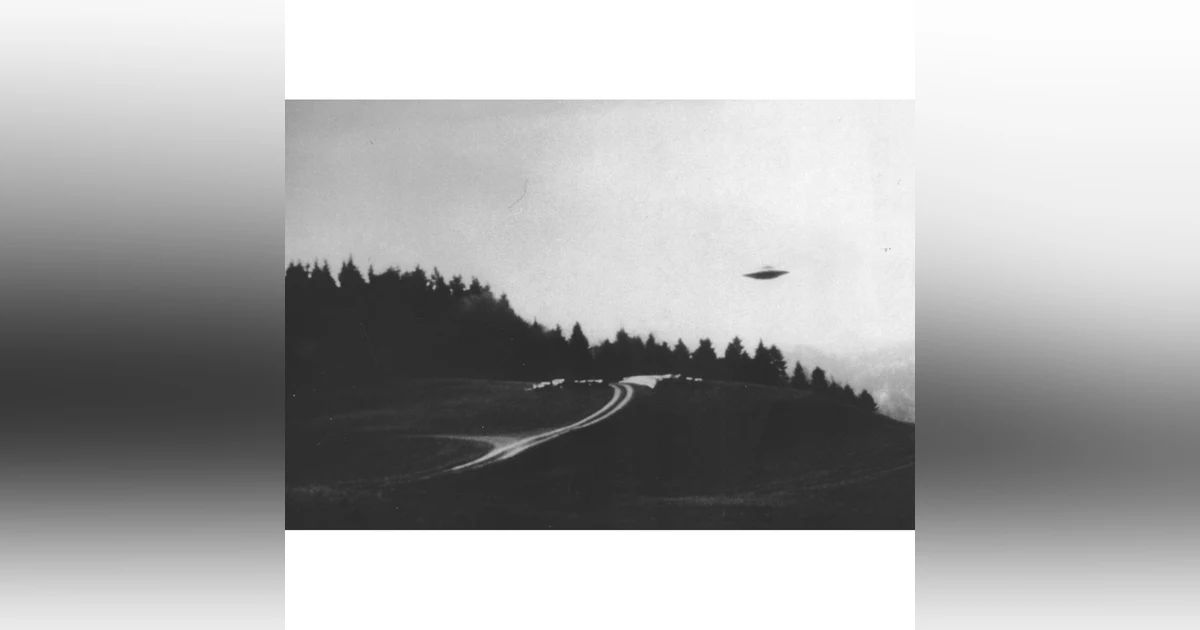 UFOs Flying Saucers and the Bender Mystery