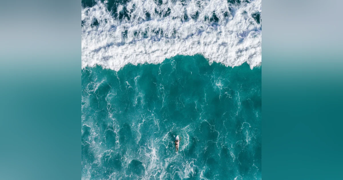 THE SOUND OF THE SEA AND THE WAVES