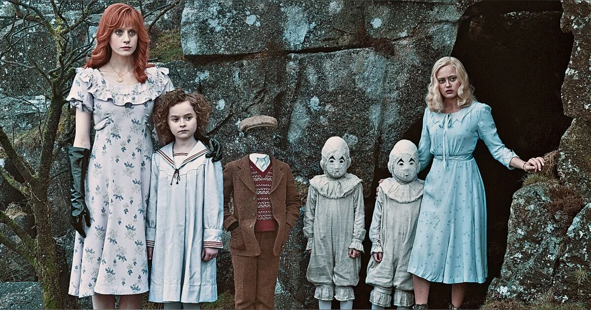 Midweek Mention... Miss Peregrine's Home for Peculiar Children