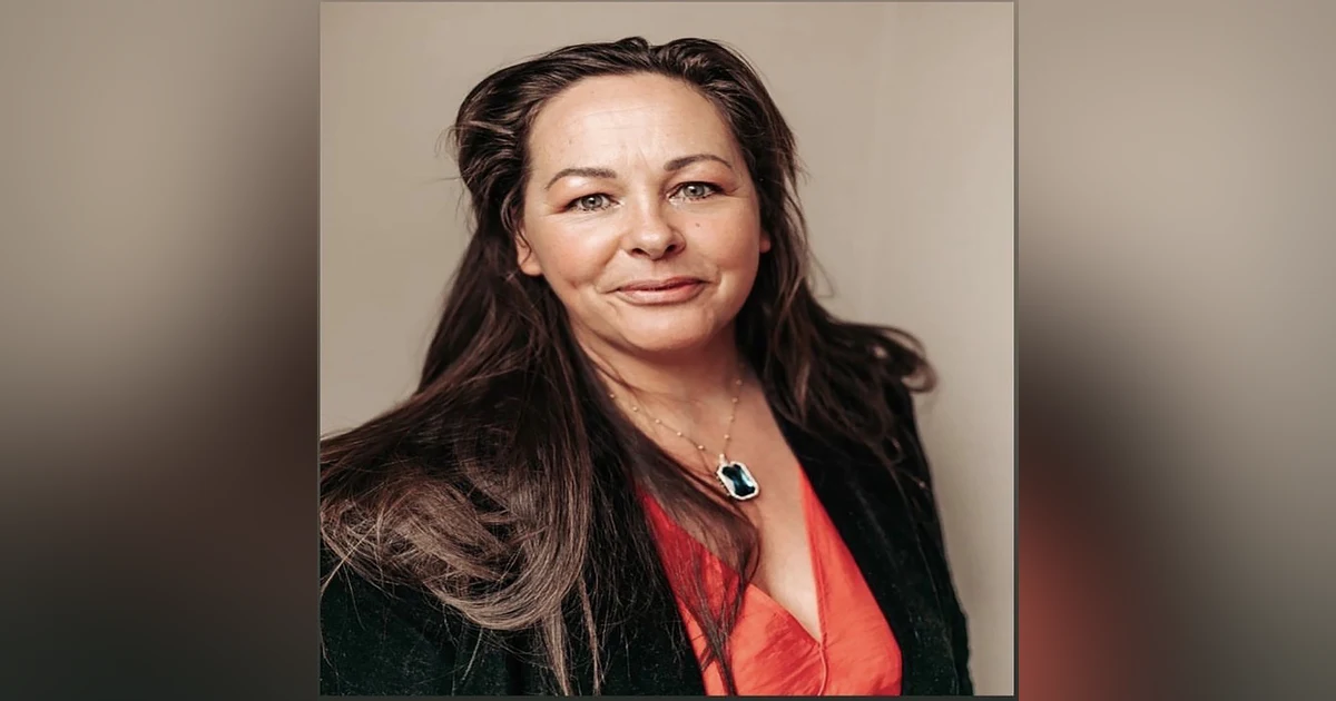 From Trauma to Triumph: A Therapist's Empowering Story with Karen Whelan